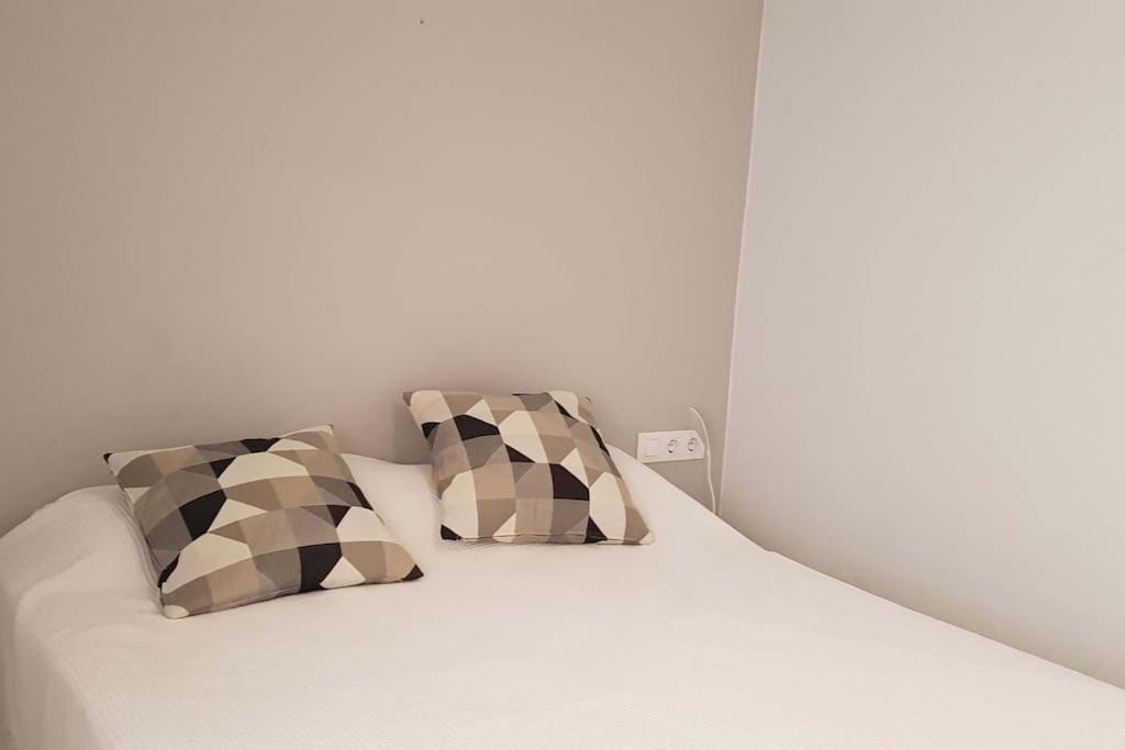 Casa Comoda Y Equipada Para 6 En Centro Pueblo Torroella de Montgrí Extérieur photo